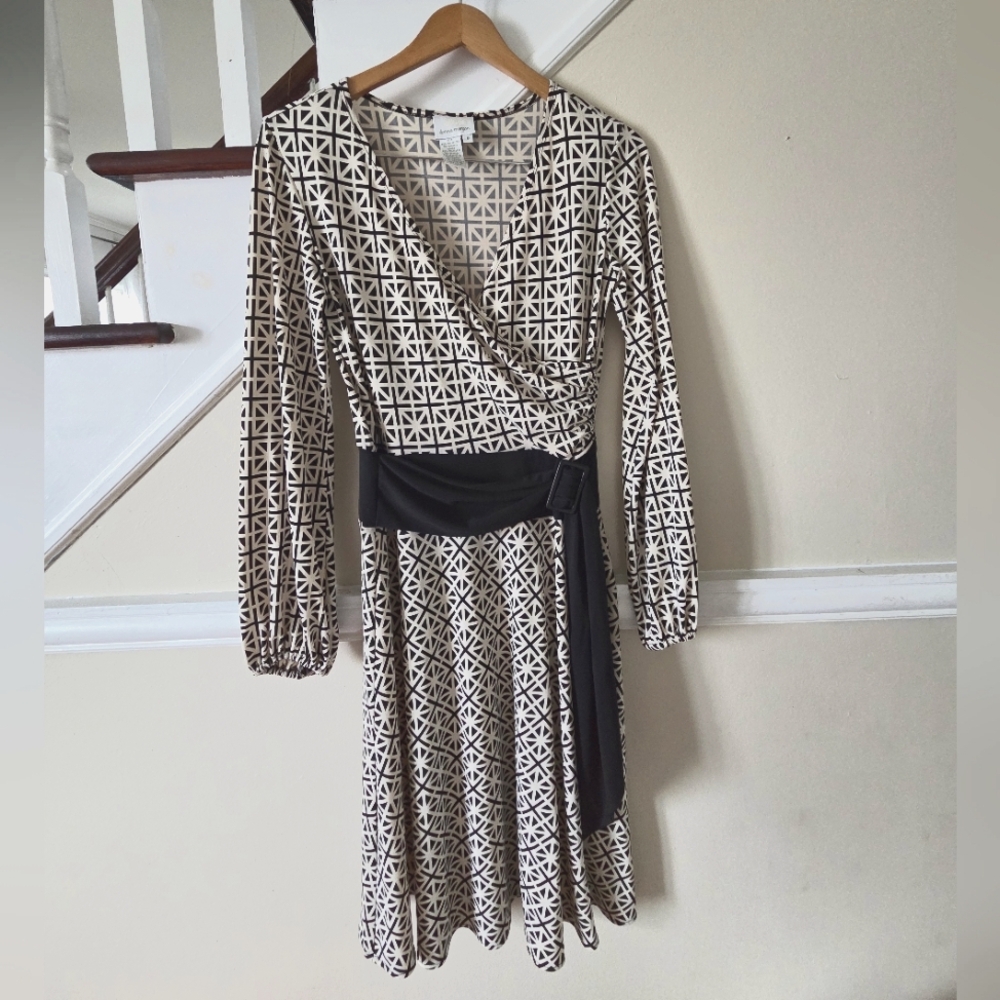 Geometric Patterned Long Sleeve Dress